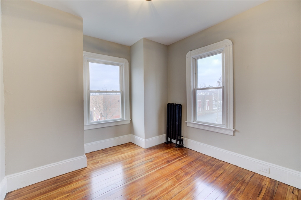 27 Ormond Street Springfield, MA 01108 - Photo 16 of 26