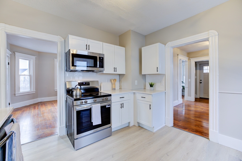 27 Ormond Street Springfield, MA 01108 - Photo 2 of 26