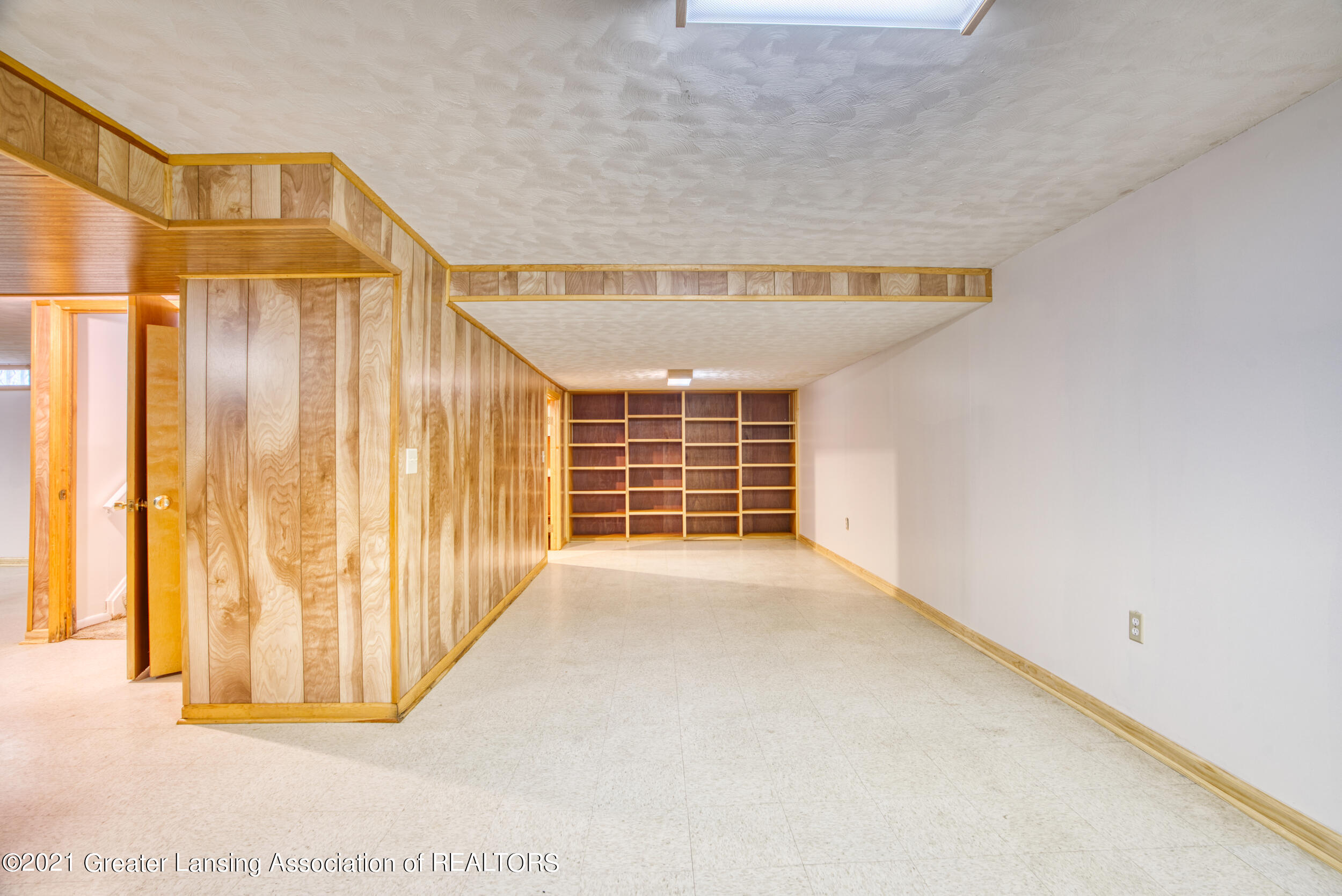 2417 Byrnes Road Lansing, MI 48906 - Photo 23 of 36 Basement