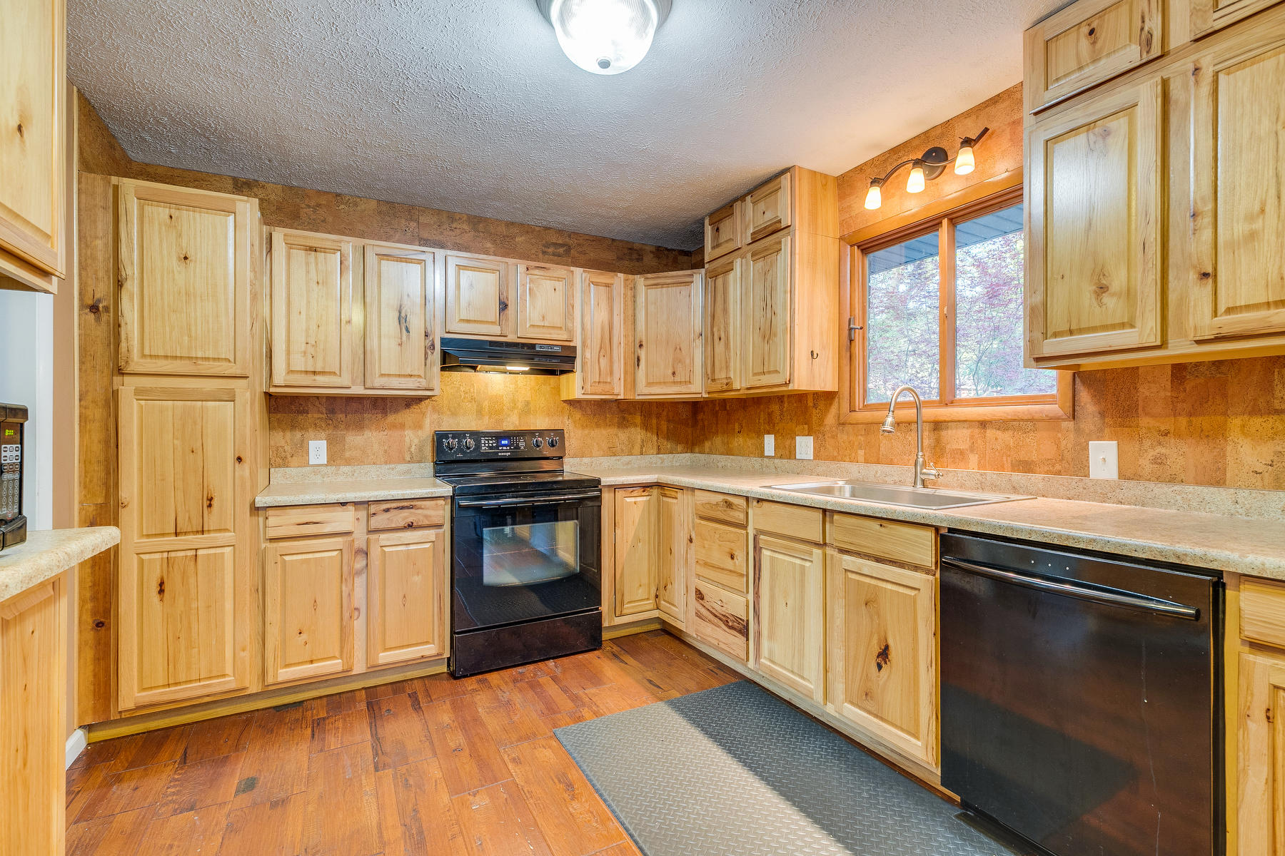 152 Rippling Run Road Kingsport, TN 37663 - Photo 17 of 47 017