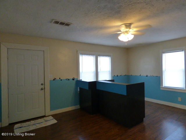 890 North Bardstown Road Mount Washington, KY 40047 - Photo 16 of 18 890 LV 3