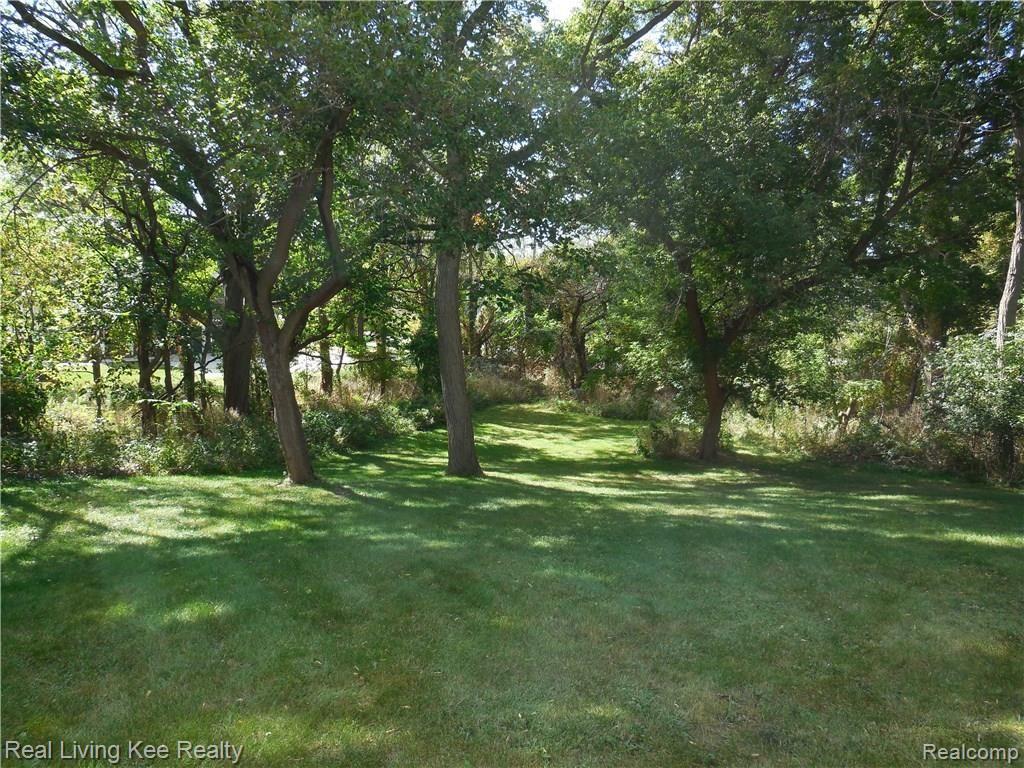 1590 Washington Road Rochester, MI 48306 - Photo 36 of 36 DSCN1566.JPG