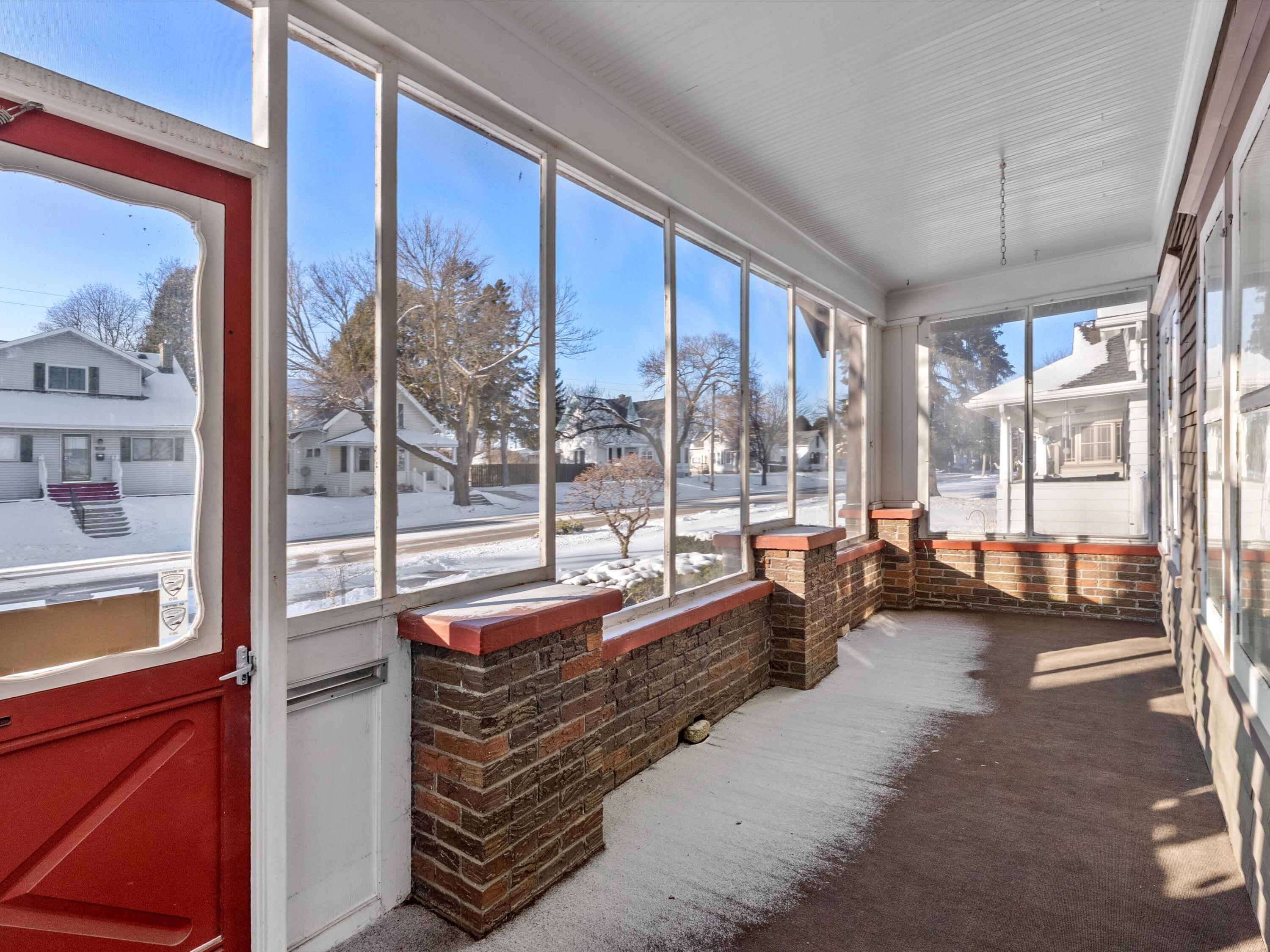 923 North 8th Street Manitowoc, WI 54220 - Photo 9 of 31 Front screened in porch