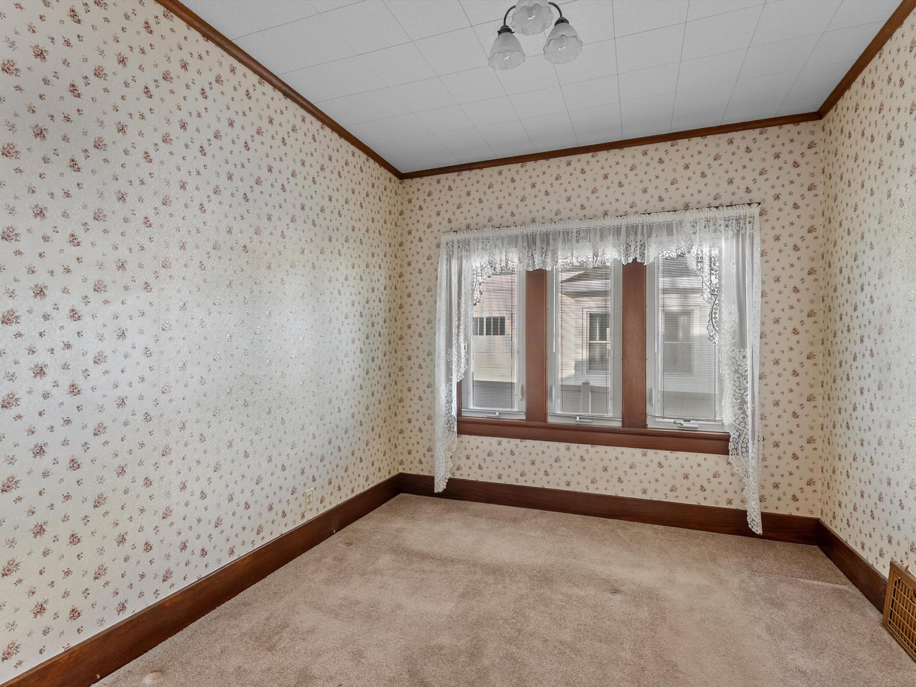 923 North 8th Street Manitowoc, WI 54220 - Photo 15 of 31 Primary bedroom 1st floor