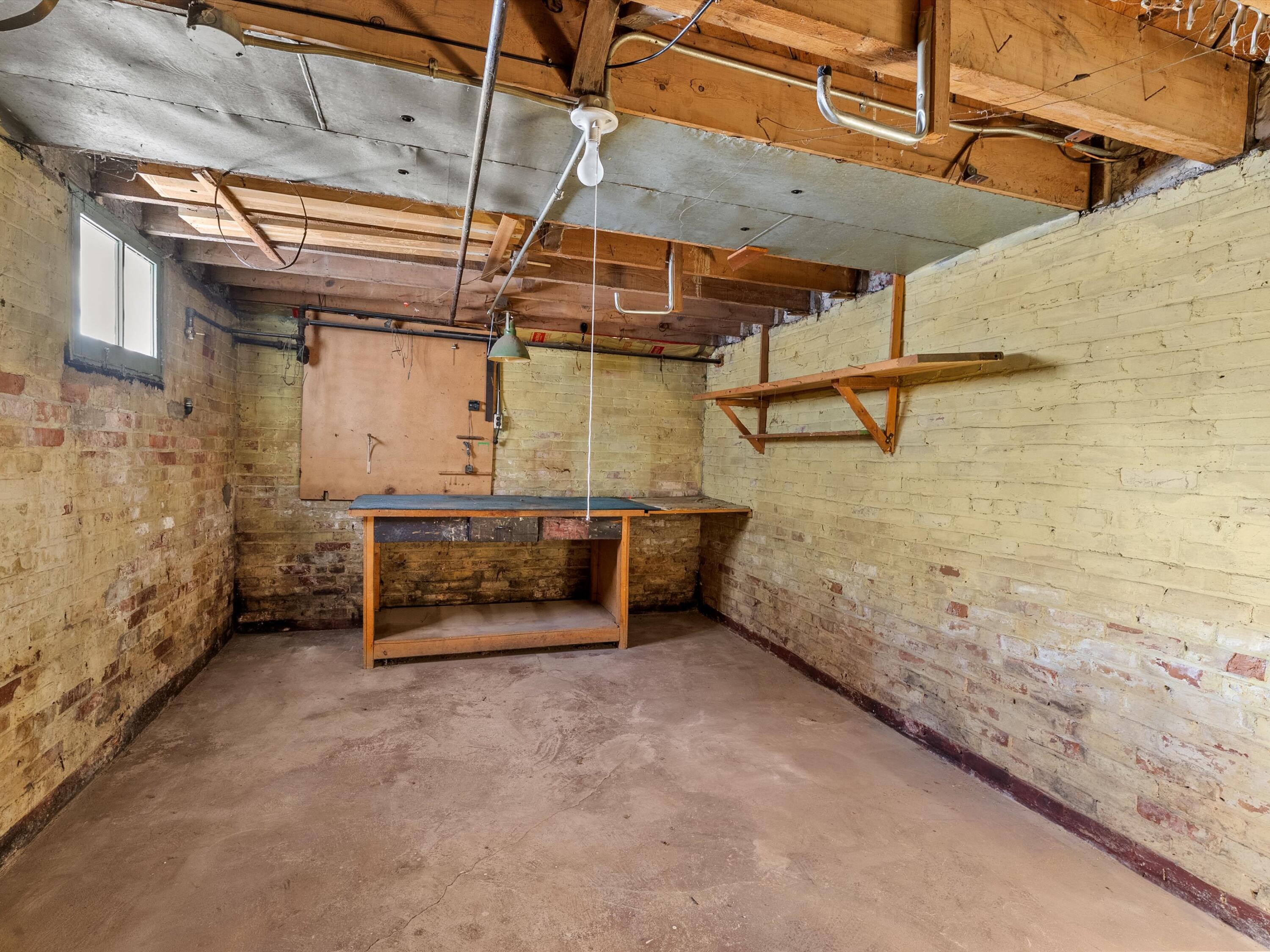 923 North 8th Street Manitowoc, WI 54220 - Photo 27 of 31 Workshop room in basement