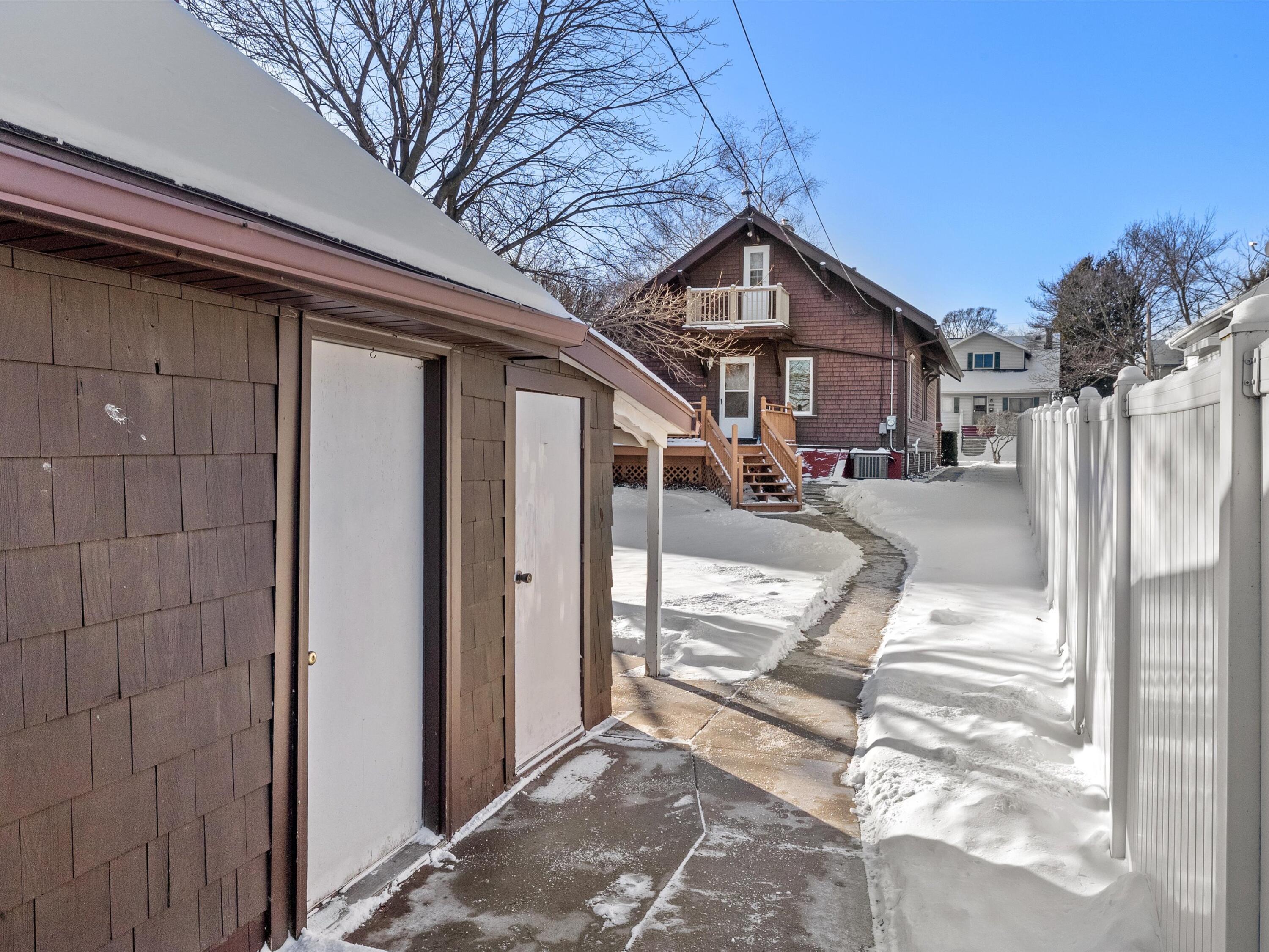 923 North 8th Street Manitowoc, WI 54220 - Photo 5 of 31 From Alley