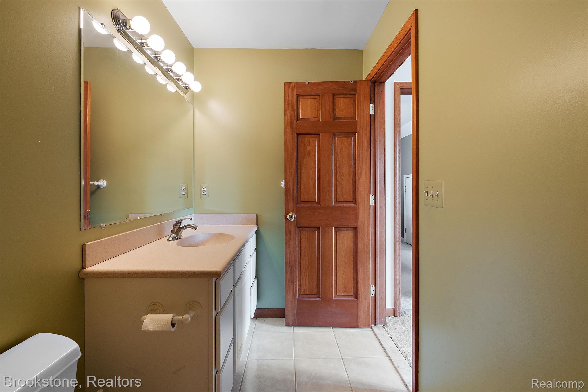 5250 Bishop Road Dryden, MI 48428 - Photo 47 of 65 Full bath upper
