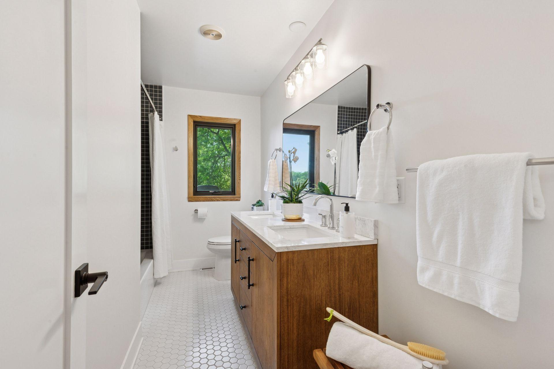 7329 Ridgeway Road Golden Valley, MN 55427 - Photo 38 of 61 Gallery Image 38