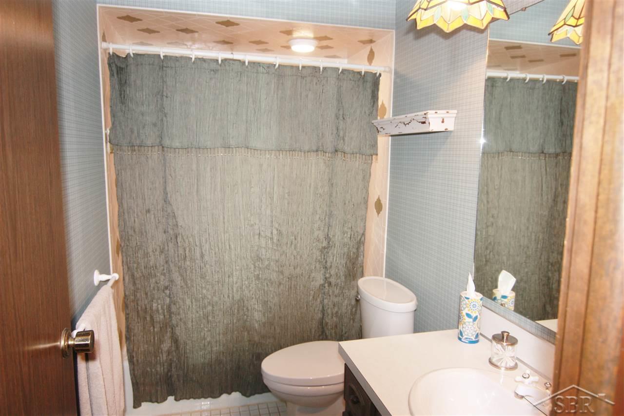 178 Stoneham Road Saginaw, MI 48638 - Photo 9 of 19 31305645-11.JPG