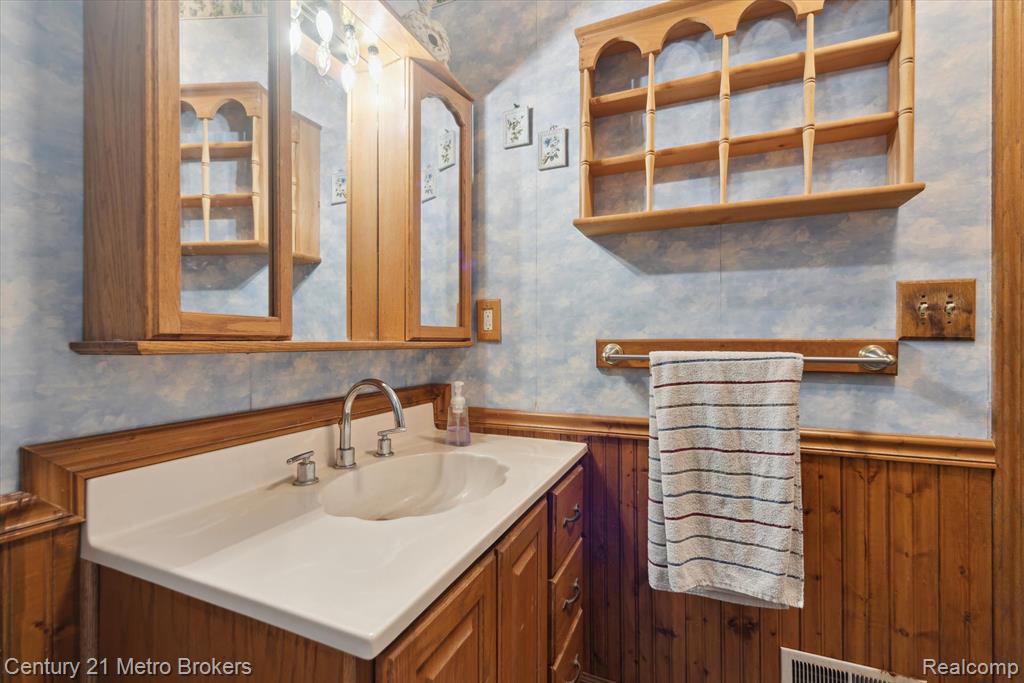 14210 West Burt Road Chesaning, MI 48616 - Photo 17 of 44 Gallery Image 17