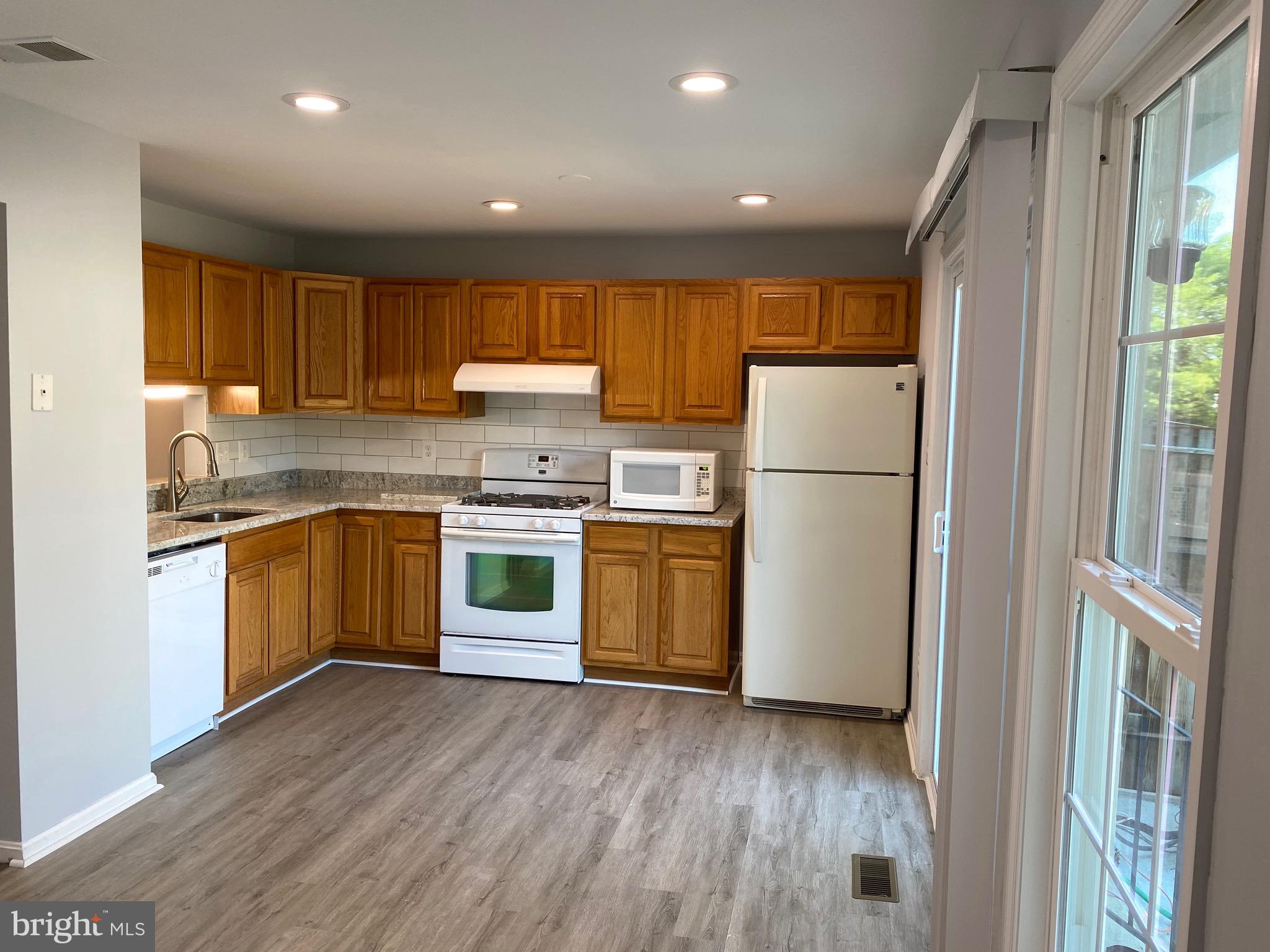 8081 Barcarole Court Springfield, VA 22153 - Photo 17 of 64 Spacious and bright kitchen w/ plenty of storage.