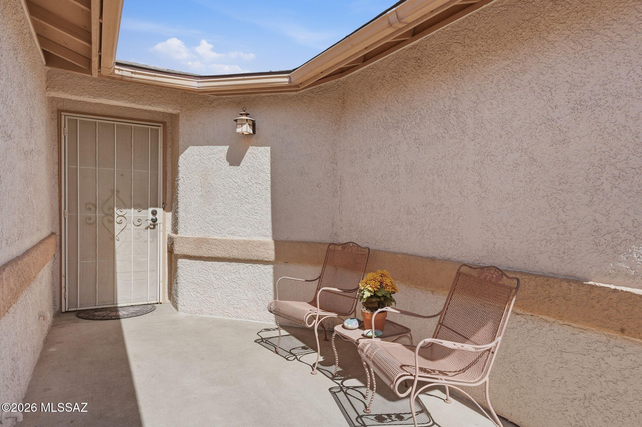 5791 North Moonbrook Road Tucson, AZ 85741 - Photo 3 of 40 Step in the Front Door to Spacious Great Room