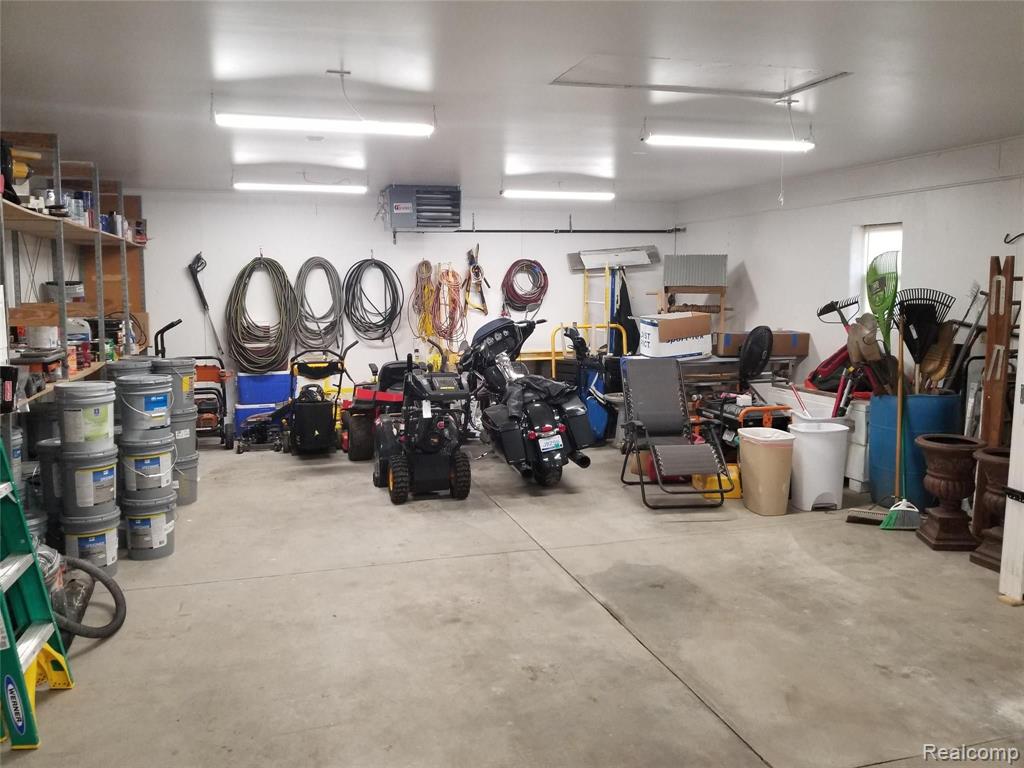 2782 Range Road Port Huron, MI 48060 - Photo 4 of 32
