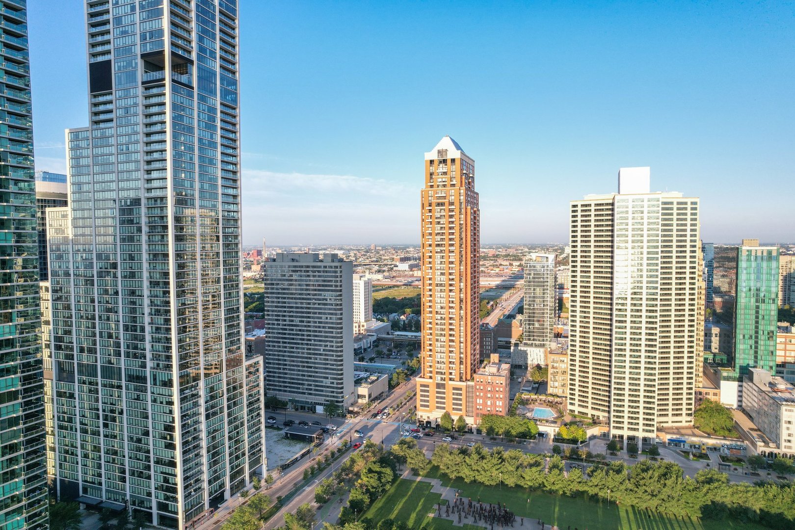 1160 South Michigan Avenue, Unit 2502 Chicago, IL 60605 - Photo 42 of 44 a view of city with tall buildings