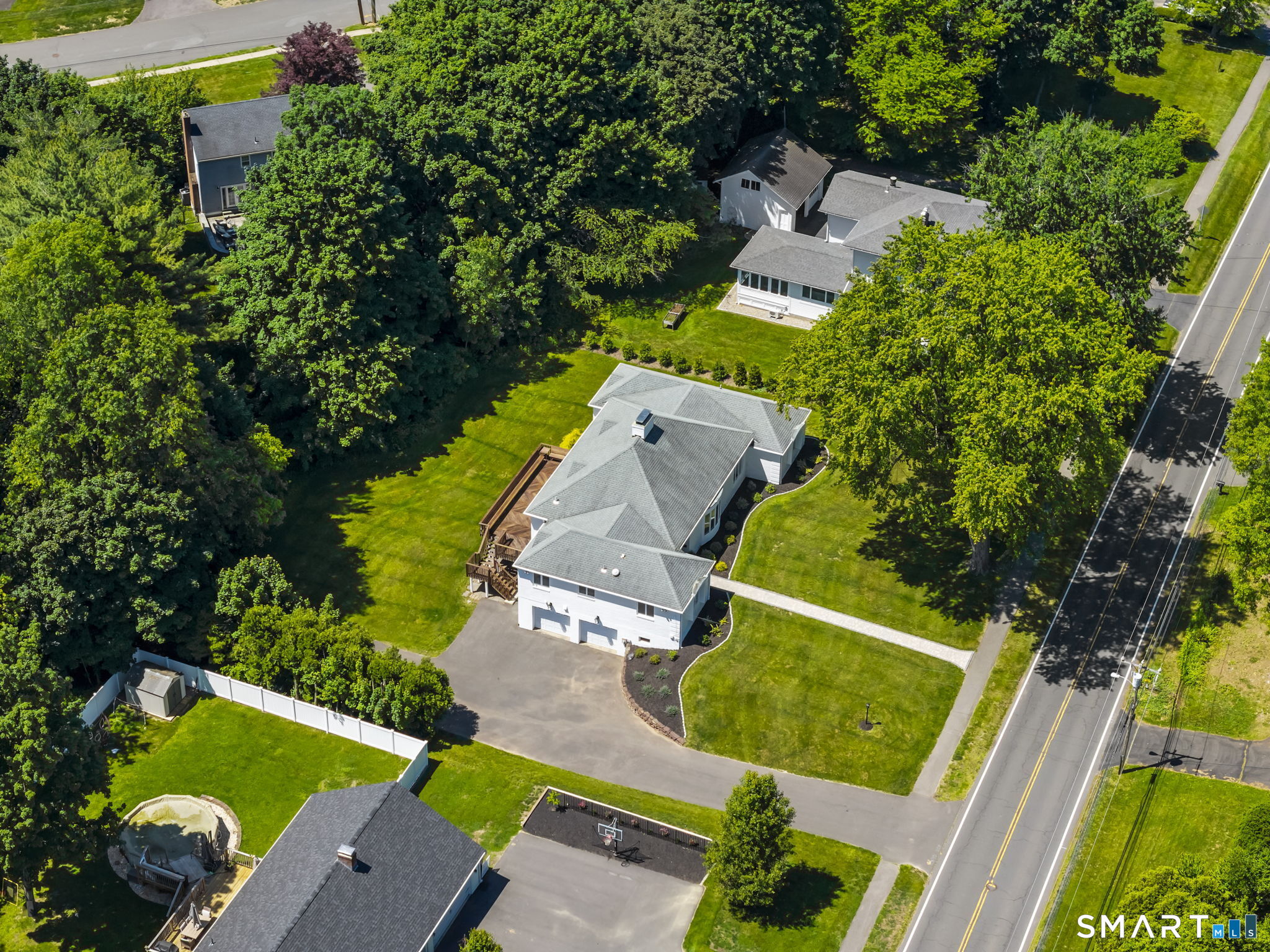 61 Flagg Road West Hartford, CT 06117 - Photo 8 of 39