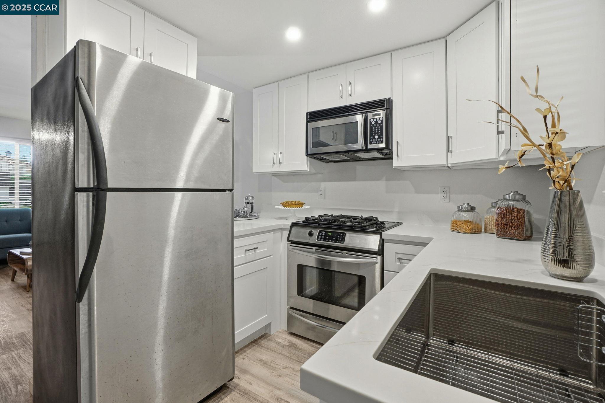 1520 Schenone Court, Unit 7 Concord, CA 94521 - Photo 11 of 35