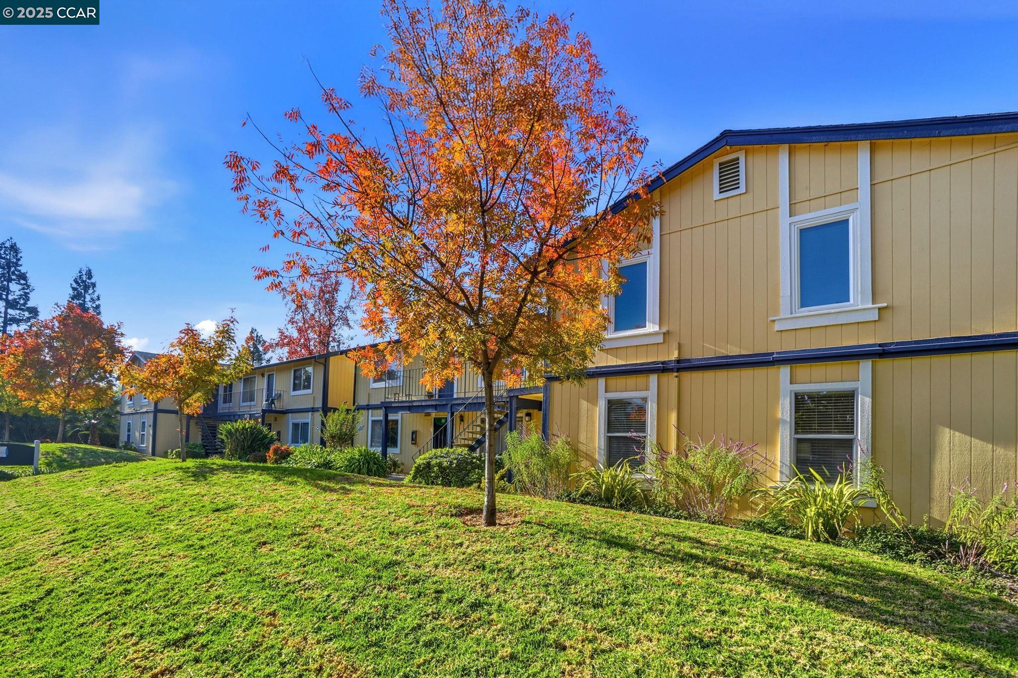 1520 Schenone Court, Unit 7 Concord, CA 94521 - Photo 3 of 35