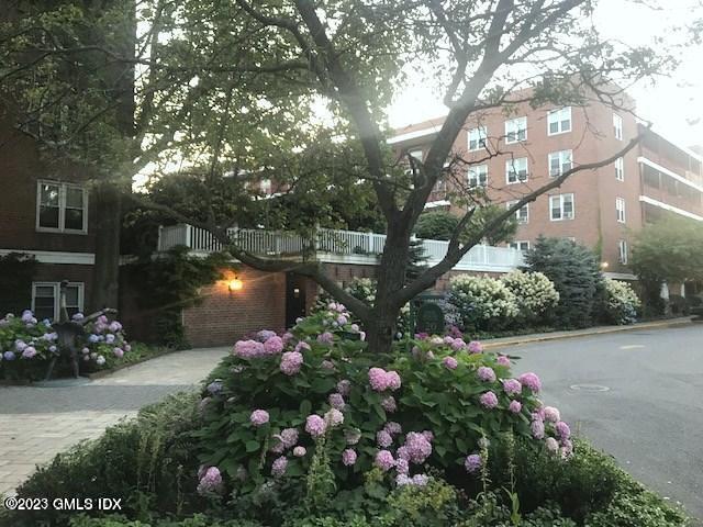 30 Brookside Drive, Unit 1J Greenwich, CT 06830 - Photo 2 of 22 Building Views