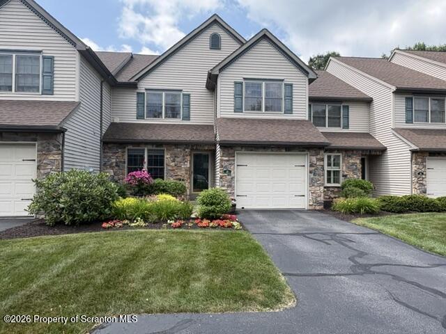 21 Hedge Row Run Clarks Summit, PA 18411 - Photo 1 of 3 IMG_8541