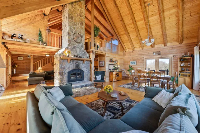 $875,000 | 18508 128th Street, Bristol, WI 53104