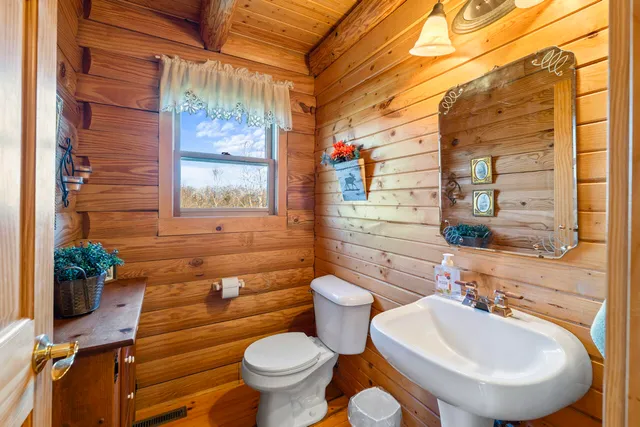 $875,000 | 18508 128th Street, Bristol, WI 53104