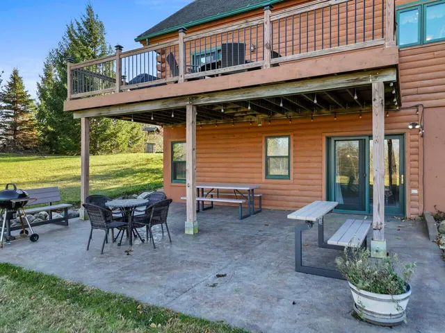 $875,000 | 18508 128th Street, Bristol, WI 53104