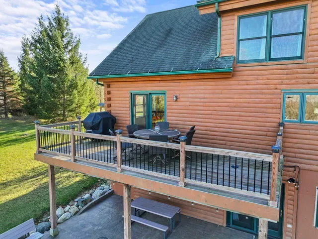 $875,000 | 18508 128th Street, Bristol, WI 53104