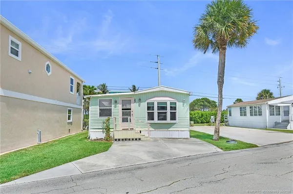 $199,500 | 10725 South Ocean Drive, Unit 27, Jensen Beach, FL 34957