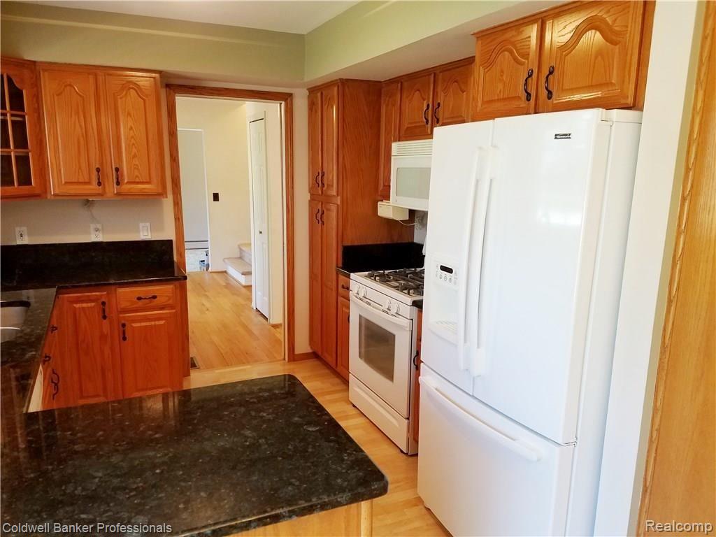 30112 Wicklow Road Farmington Hills, MI 48334 - Photo 10 of 45