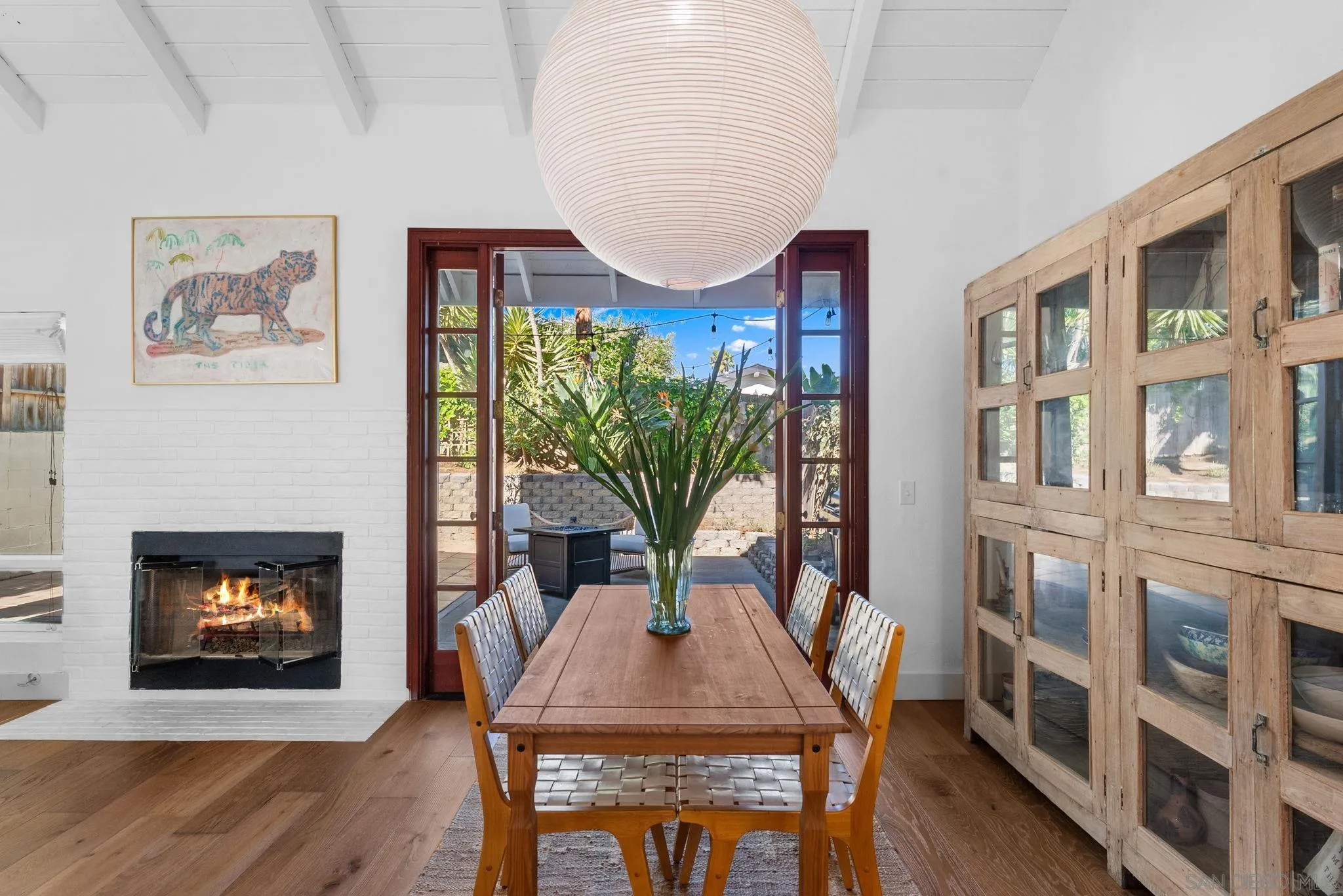 144 Coop Court Encinitas, CA 92024 - Photo 7 of 28 a dining room with a table and chairs