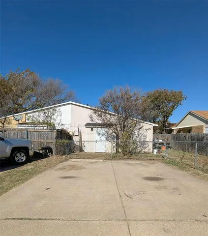 $1,600 | 427 Pogue Street, Cedar Hill, TX 75104