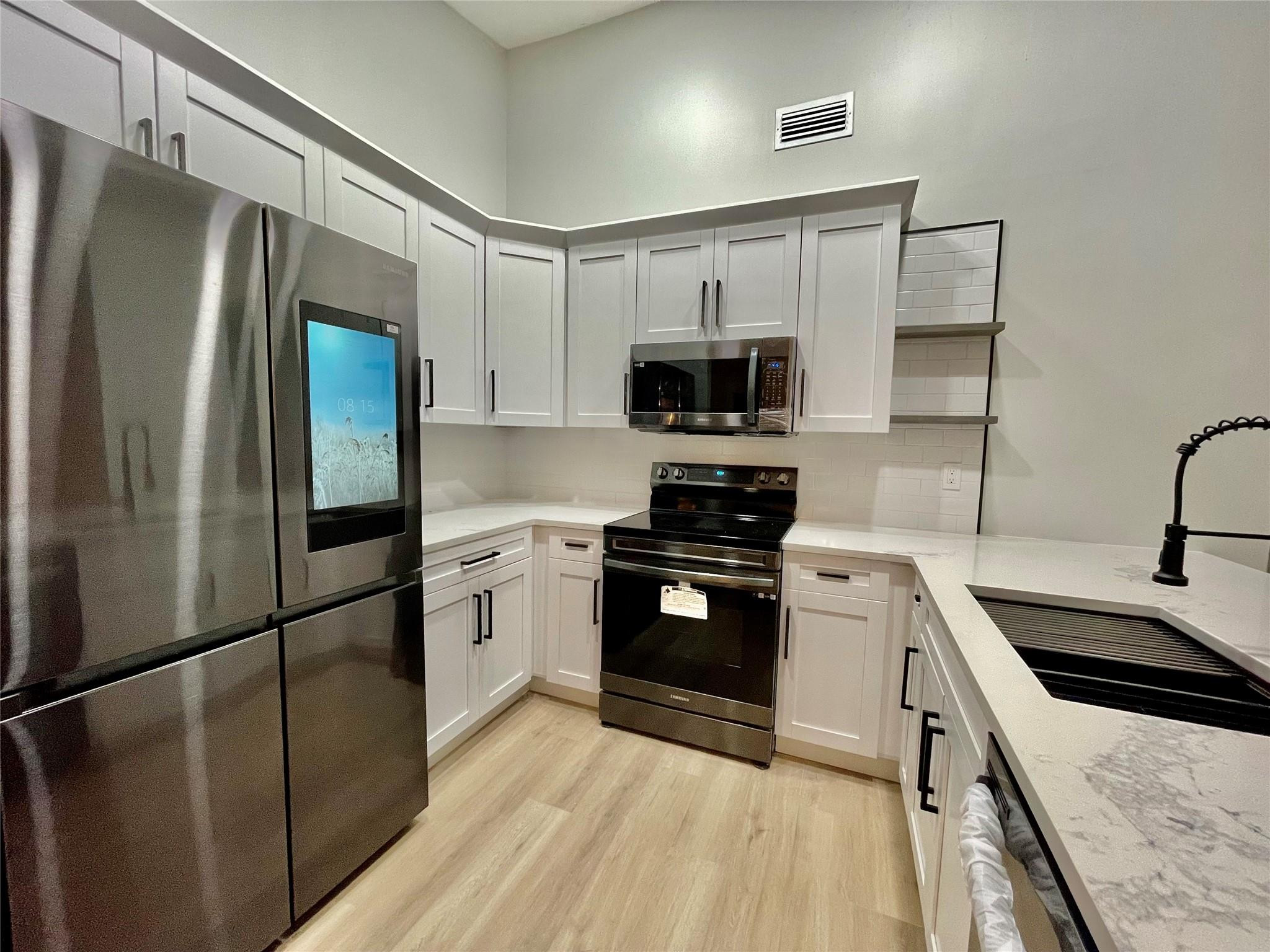 281 Springdale Circle Palm Springs, FL 33461 - Photo 1 of 15 Photo 1