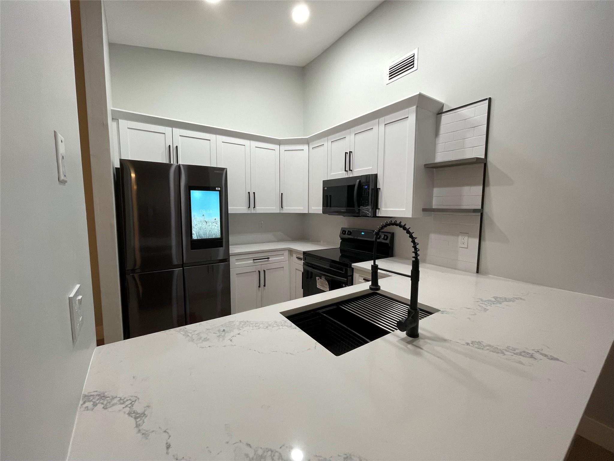 281 Springdale Circle Palm Springs, FL 33461 - Photo 2 of 15 Photo 2