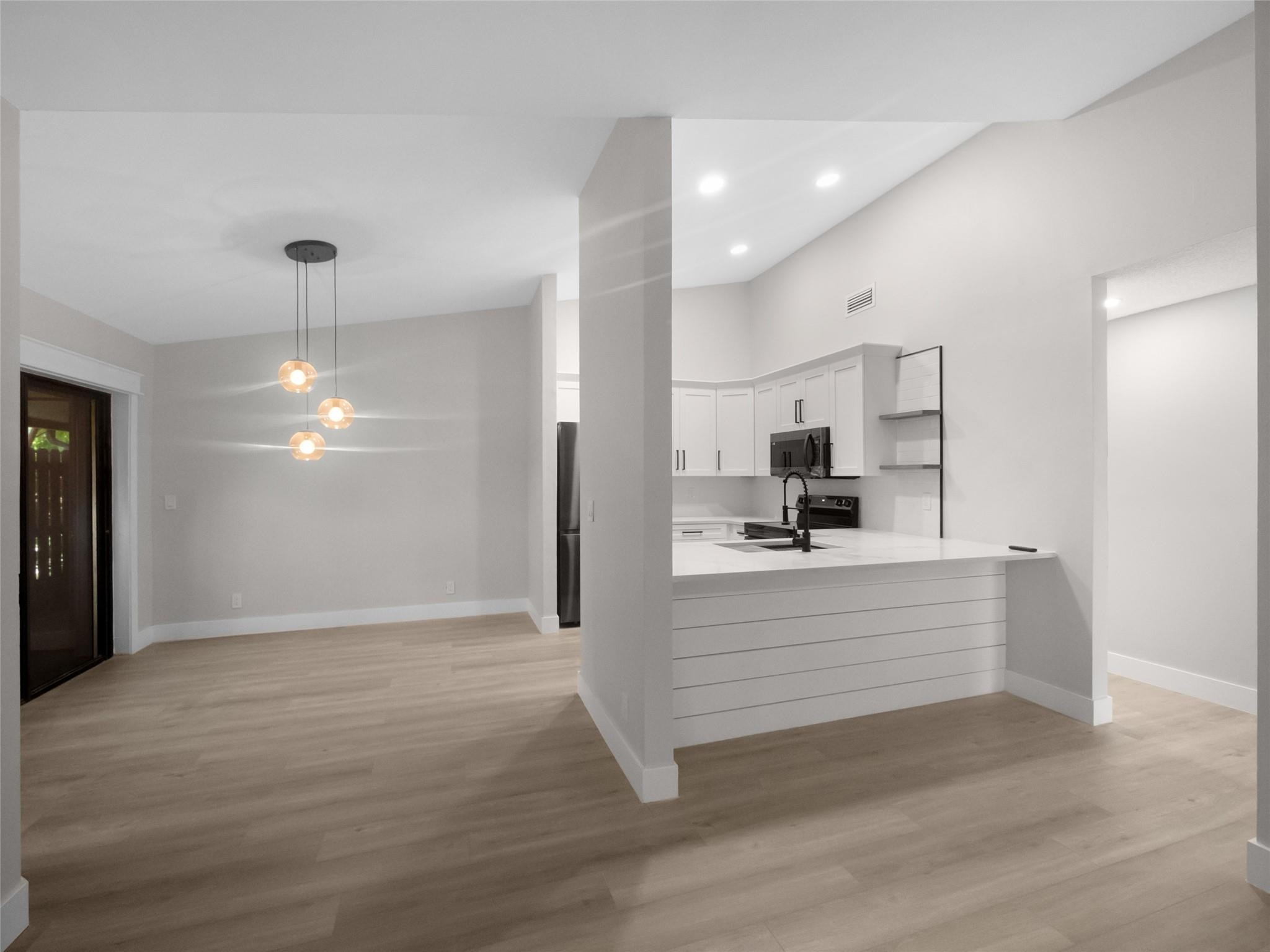 281 Springdale Circle Palm Springs, FL 33461 - Photo 4 of 15 Photo 4