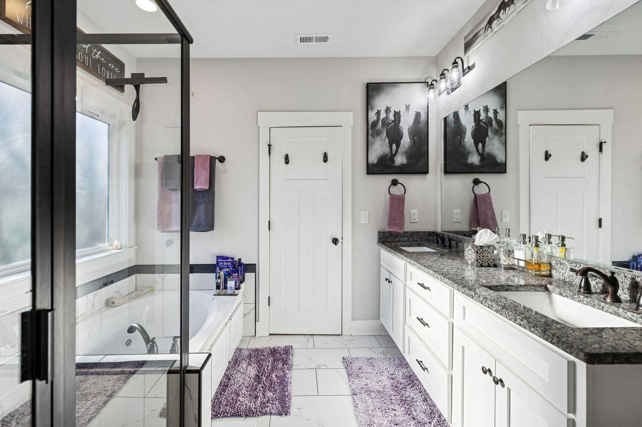 5599 Caney Ridge Circle Ooltewah, TN 37363 - Photo 19 of 60 Primary bathroom