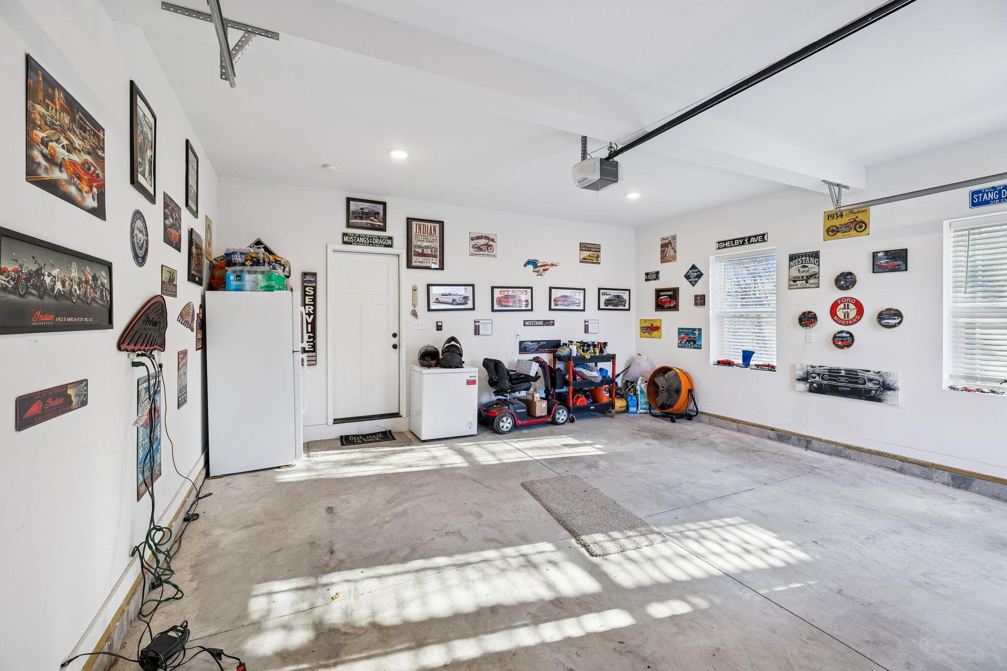 5599 Caney Ridge Circle Ooltewah, TN 37363 - Photo 37 of 60 Garage