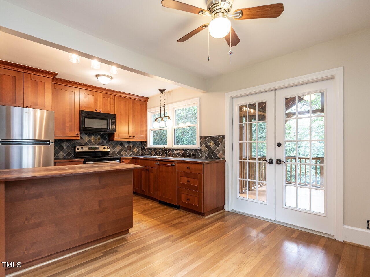 412 Morrison Avenue Raleigh, NC 27608 - Photo 6 of 26 010-1280x960-dining-kitchen