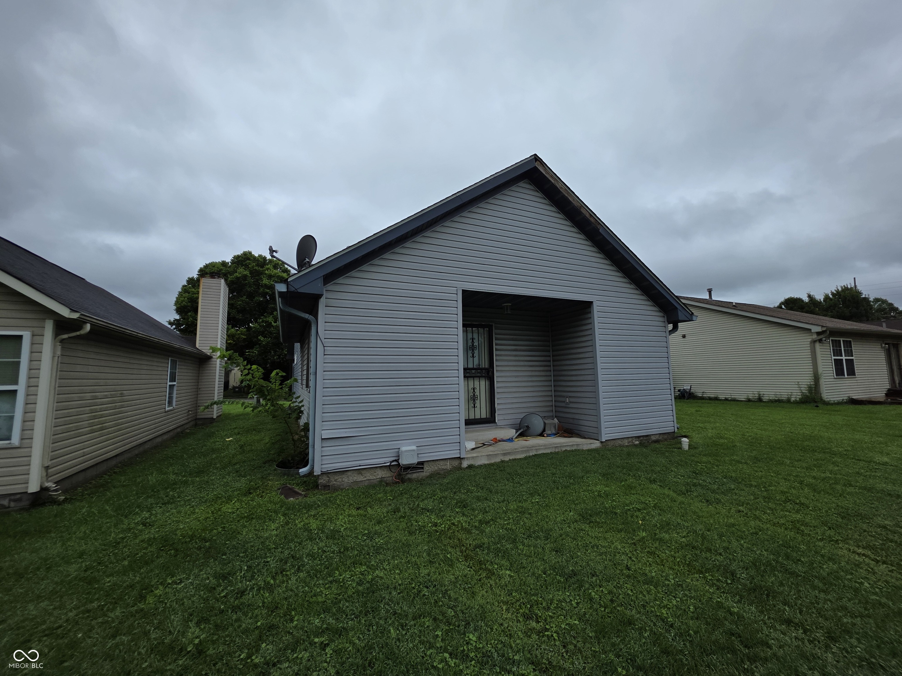 2437 Ralston Avenue Indianapolis, IN 46218 - Photo 3 of 12 Gallery Image 3