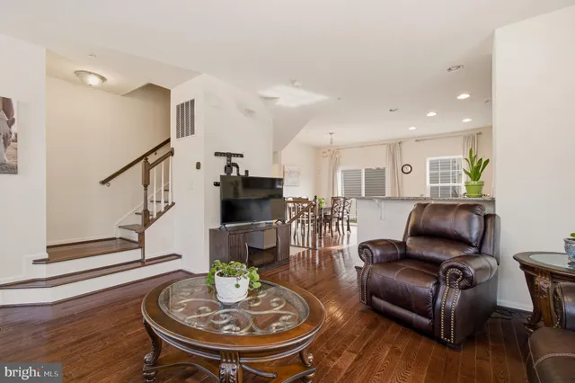 $525,000 | 7300 Summit Rock Road, Elkridge, MD 21075