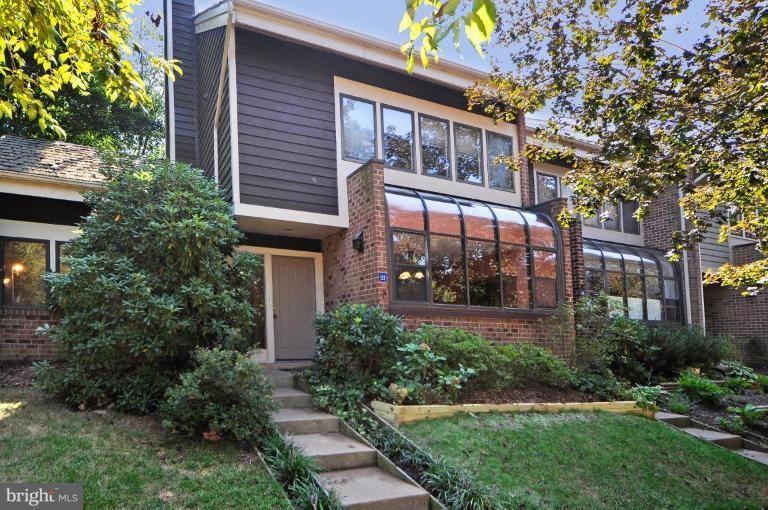 11003 Thrush Ridge Road Reston, VA 20191 - Photo 1 of 27 Exterior (Main)