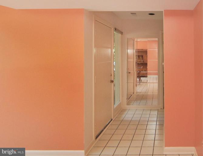 11003 Thrush Ridge Road Reston, VA 20191 - Photo 2 of 27 Hallway