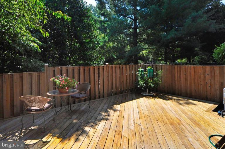 11003 Thrush Ridge Road Reston, VA 20191 - Photo 12 of 27 INCREDIBLY LARGE DECK OFF LIVING ROOM