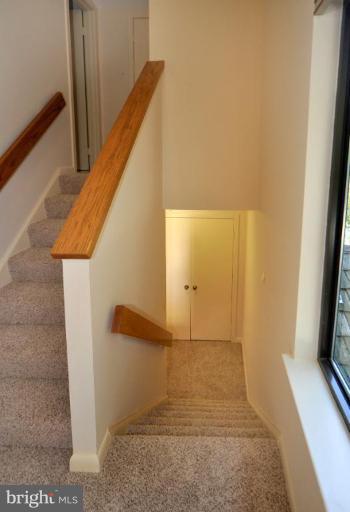 11003 Thrush Ridge Road Reston, VA 20191 - Photo 14 of 27 Staircase