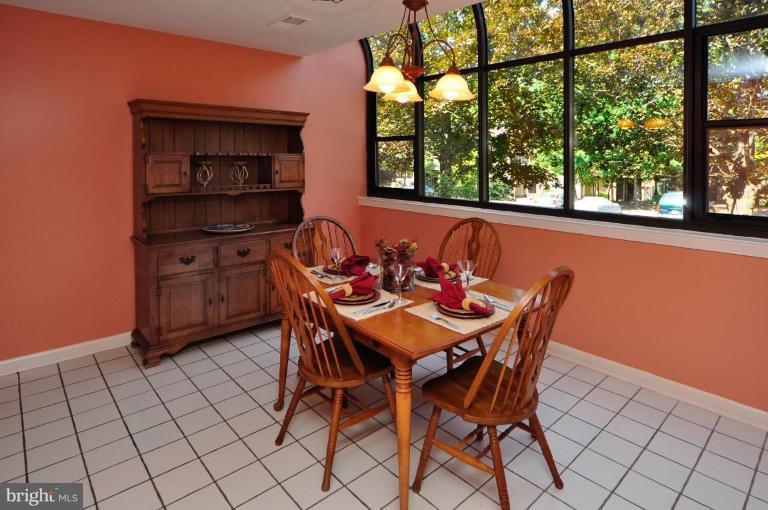11003 Thrush Ridge Road Reston, VA 20191 - Photo 6 of 27 Dining Area