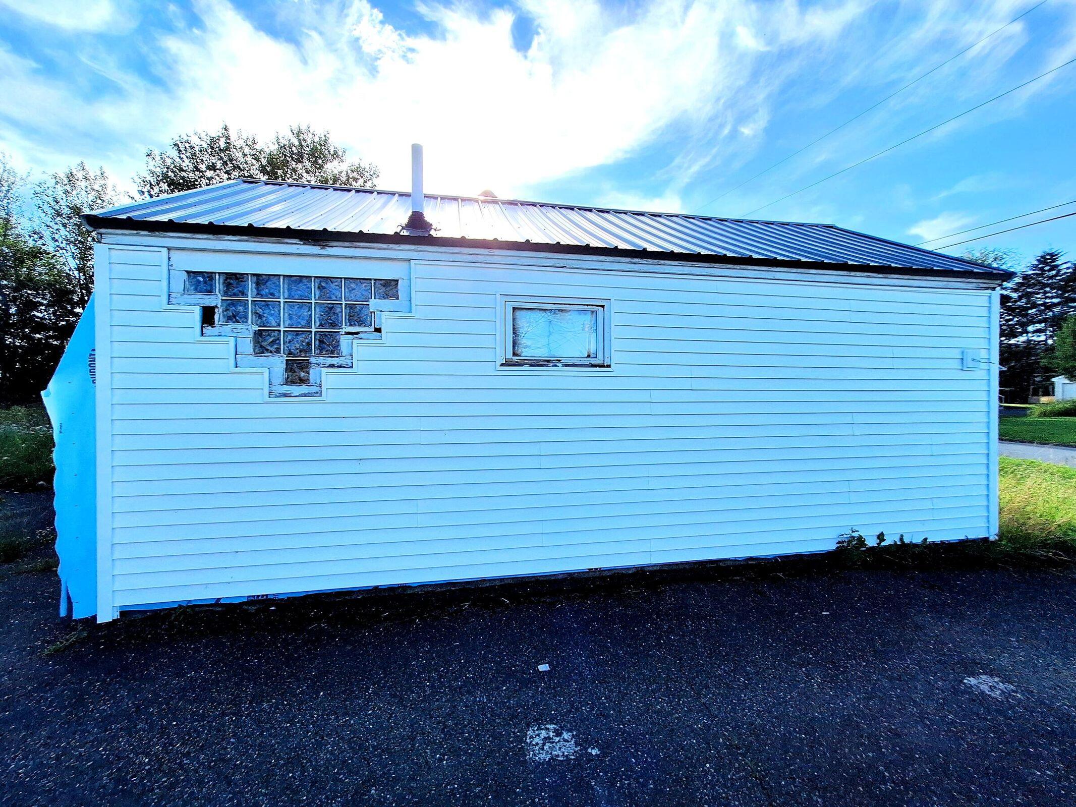 1 19 Glendale Street outside 1b