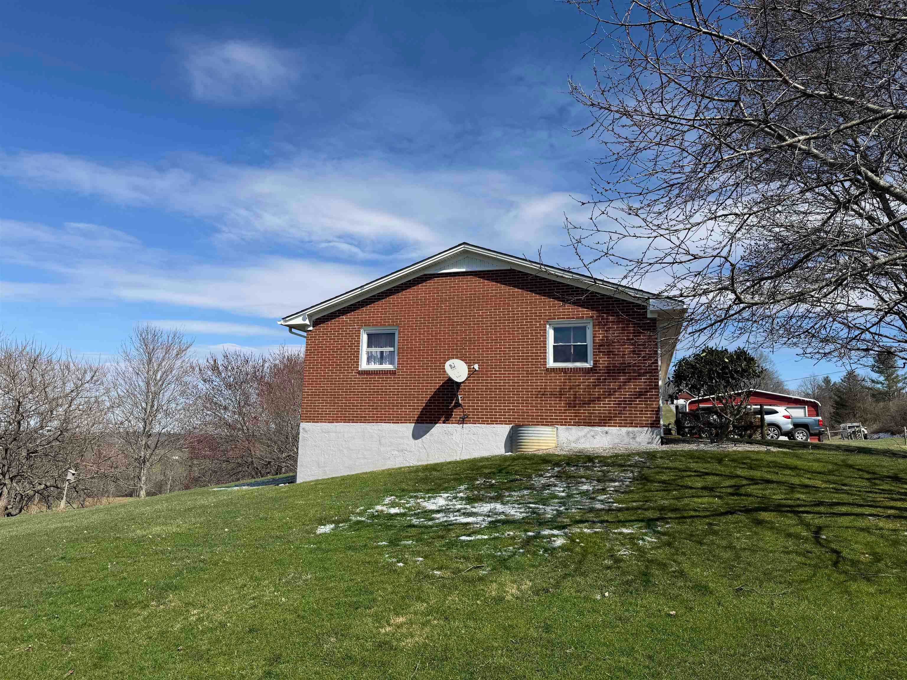 263 Indian Valley Road Willis, VA 24380 - Photo 4 of 33 Gallery Image 4