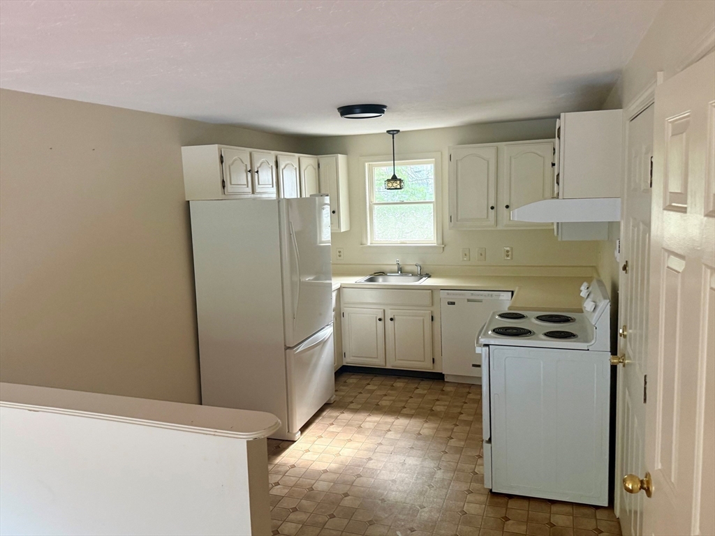3 Stockholm Street, Unit 3B Worcester, MA 01607 - Photo 2 of 14