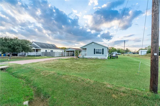 $160,000 | 606 North Ironwood Avenue, Bishop, TX 78343