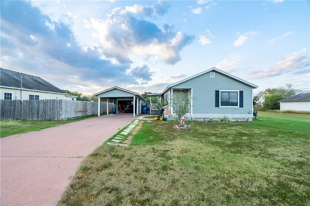 $160,000 | 606 North Ironwood Avenue, Bishop, TX 78343