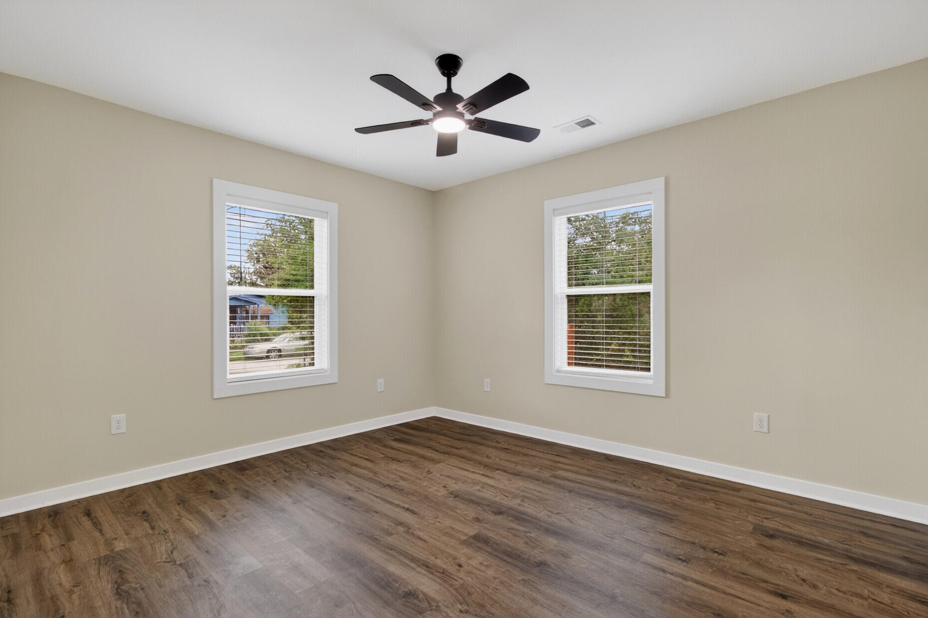 2136 Commander Road North Charleston, SC 29405 - Photo 13 of 31